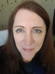 Man in black puffy jacket returns lost phone