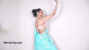 Big Boobs Indian Wife In Sari Dancing On Bollywood Song Stripping Naked On  Camer at Fapnado