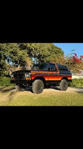 Domino or Blueberry . . . . . . . #1978bronco #1979bronco #fordbronco  #classicbronco #freewheelingbronco #secondgenbronco #dentsidebronco  #dentside #dentsides7379 #78bronco #79bronco #thebronconation #1979ford  #1978ford #fordsofinstagram #restoration ...