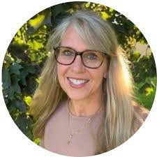 Crystal Cupp's Instagram, Twitter & Facebook