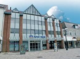 Haben sie ihre wunschimmobilie gefunden, können sie eine finanzierungsanfrage an die erste bank oder sparkasse senden. Sylter Bank Eg Geschaftsstelle Westerland Bewertungen Offnungszeiten Artikel Gemeinwohlbilanz