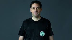 Verdient hat sich der berliner das auf jeden fall, denn mit seiner ruhigen, umsichtigen art, die spiele zu leiten, sich nicht in den. Manuel Grafe Schiedsrichterprofil Dfb Datencenter