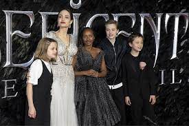 Check spelling or type a new query. Angelina Jolie Onthult Dat Twee Van Haar Dochters Operaties Het Nieuwsblad Mobile