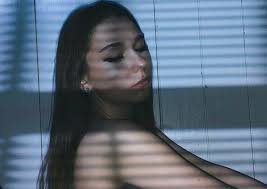 Vivez un moment sensationnel en écoutant le single original « Missing You »  de Sami Rose