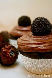 Rondnoir dark chocolates are a unique combination of a creamy. Dark Chocolate Cupcakes Featuring Ferrero Rondnoir Tasted By Two Ferrero Rondnoir Torten
