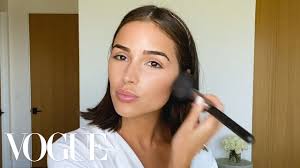 Последние твиты от olivia culpo (@oliviaculpo). Olivia Culpo S 40 Step Guide To Dewy Skin And Winged Eyeliner Beauty Secrets Vogue Youtube