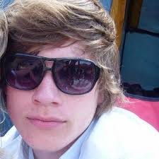 Robin Schlegel's Instagram, Twitter & Facebook