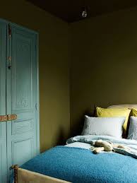 Glubokie Ottenki V Interere Doma V Parizhe Foto Idei Dizajn Olive Green Bedrooms Bedroom Green Home