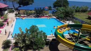 Sementara untuk masuk ke waterboom yang luasnya 3 hektar ini, anda harus menyiapkan budget mulai rp. Wisata Pantai Tope Jawa Takalar Informasi Wisata Dan Kuliner Indonesia