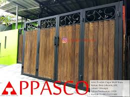 Desain gerbang perumahan 2 pintu Pagar Minimalis Cantik Modern Motif Kayu Di Cileungsi Jual Kanopi Tralis