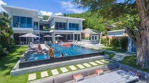 Villa Baan Amandeha Phuket Luxurious Phuket S Most Exclusive Beachfront Villa With 10 Rooms And 13 Bathrooms Garden Swimming Poo Phuket Hotels Villa Pool
