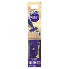 Muni d'un vaporisateur à double jet unique, ce système de nettoyage. Balai Anti Poussiere Special Bois Wetjet Swiffer Le Kit Menage A Prix Carrefour