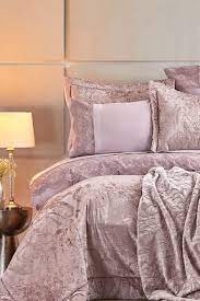 15.05.2020 tarihinde karaca çeyiz setindeki fronda mürdüm çift kişilik yatak örtüsü seti elime ulaştı. Karaca Home Valeria Royal Gul Kurusu 10 Parca Ceyiz Seti Fiyati Yorumlari Trendyol