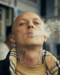 Eine der größten Gruppen Wohnungsloser in Deutschland sind junge Menschen:  Knapp 40 Prozent derjenigen, die in Unterkünften untergebracht werden  müssen, sind unter 25 Jahre alt.