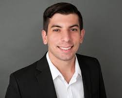 Amanda Mineo's Instagram, Twitter & Facebook