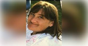 Robin Brewington's Instagram, Twitter & Facebook