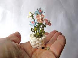 Quilled Miniature Flowers In Basket Quilling Designs Quilling Flowers Paper Quilling Cards