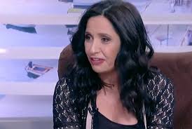 Επίσημη σελίδα της βάσω γουλιελμάκη Sygkinei H Basw Goylielmakh Me Thn E3omologhsh Ths Einai Poly Stenaxwro