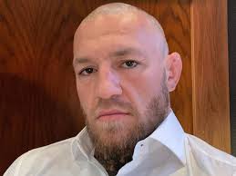 Конечно, он известен прежде всего своими заслугами в боевых искусствах, но не меньшее внимание привлекает его внешний вид. Makgregor Pokazal Novuyu Prichesku I Byl Vysmeyan Fanatami Boks I Mma Sport Lenta Ru