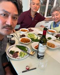 Back home to fresh 오이, 고추, live Beethoven, smoky scotch & new poem in the  BL Journal, shoutout to #breadloafschoolofenglish #breadloafoxford  #lincolncollegeoxford #TheFamousSusanRee #PoppaRee & the steadfast support  of @xulilux @melindarussial ...