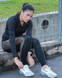 Nur fasha sandha hassan (born 28 march 1984) citation needed is a malaysian actress who has appeared in films, television shows, and commercials. Fasha Sandha Kini Bergelar Penerbit Buzzkini