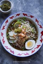 Mie kuah, literally noodle soup, or also known as mie rebus/mi rebus (indonesian spelling) or mee rebus (malaysian and singaporean spelling), literally boiled noodles, is a malay archipelago noodle soup dish, and popular in maritime southeast asia countries such as malaysia, and singapore. Mie Rebus Medan Mom S Authentic Recipe