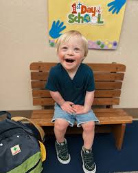 First day of school 💙 (swipe for before ➡️ after 😂) he was completely  un-phased by drop off and was excited to play with his classmates! He had  an amazing first day