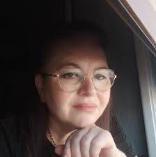 Nell'Italia di Giorgia Meloni laurearsi non conviene: alla fine  dell'università hai uno stage o uno stipendio da fame. Non ti puoi pagare  una casa. Non puoi pensare ai figli. Anche per questo