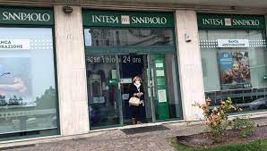 Per aiutarti, successivamente sono riportati gli indirizzi e le informazioni di ogni intesa sanpaolo spa nella città di roma. Lesmo Chiude La Filiale Di Intesa San Paolo Clienti Ad Arcore Oppure Online Cronaca Arcore
