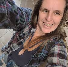 What tips are available for a beginner in pyrography?