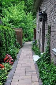 Do you often find yourself cutting through the side yard in question (that is, the left side yard or the right side yard) on. 54 Wonderful Side Yard Garden Design Ideas For Summer Side Yard Landscaping Narrow Garden Side Garden