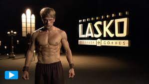 A monk, dedicated equally to the discipline of the monastery and to the ancient secrets of martial arts. Lasko Die Faust Gottes Rtl Posts Facebook