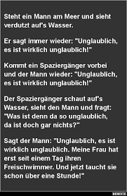 Steht Ein Mann Am Meer Und Sieht Verdutzt Aufs Wasser Lustige
