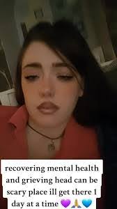 Tamara Hawley's Instagram, Twitter & Facebook