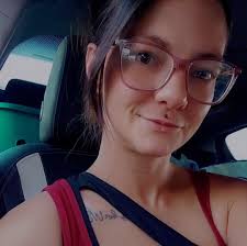 Who can help me achieve this hair color?