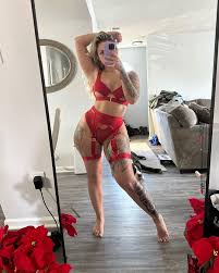 Leah Mifsuds Feet - I piedi di Leah Mifsud - Page: 3 - Celebrities Feet  2025