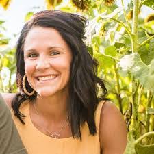 Kim Kimberling's Instagram, Twitter & Facebook