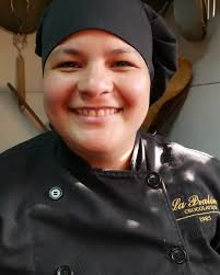 No sé qué piensan ustedes, pero, ¿saben que habla mucho de un sitio? Cuanto  tiempo tiene la gente trabajando allí. Cuando encuentras un lugar en el que  los trabajadores pueden reírse con