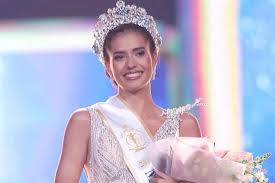 Andrea meza mengalahkan 4 finalis lainnya dari top 5, yaitu julia gama dari brasil, janick maceta dari peru, adline castelino dari india. Miss Supranational 2019 Top 5 Question And Answer Round
