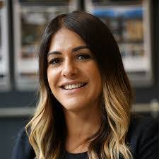 Lisa Parson's Instagram, Twitter & Facebook