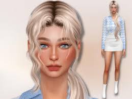 Aileen Saunders's Instagram, Twitter & Facebook