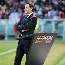 Una volta concluso il liceo, si iscrive all'università per studiare giurisprudenza, senza riuscire a nel frattempo si fidanza con alessio conti, suo collega nella redazione sportiva di mediaset. Alessio Conti Alessioconti76 Twitter