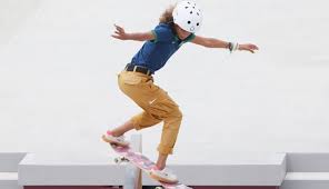 Mendes leal gained attention on the internet through viral videos depicting her skating in a tutu as well as her jumping off tall structures on her skateboard. Thrcmyjbzgzwm