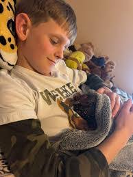 Amanda Littell's Instagram, Twitter & Facebook