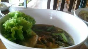 Ikan tenggiri dapat dijadikan berbagai macam olahan makanan, biasanya dipakai sebagai pengganti daging karena kandungan gizinya yang cukup banyak. Segarnya Sop Ikan Tenggiri Dengan Irisan Jamur Di Rumah Makan Pendekar Mangkok Halaman 2 Tribunnews Com Mobile