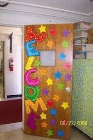 Welcome Back To School Classroom Door Decoration Idea Myclassroomideas Com Door Decorations Classroom Classroom Decor School Doors