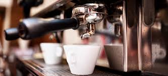 Cafea proaspat cafenelele sunt unul din businessuri ce suporta cel mai bine o aglomeratie pe piata. Unde SÄƒ Deschizi Cafeaua Pentru A Merge Afaceri Cu Cafea De Luat Masa Dezavantaje Ale Deschiderii Unei Cafenele Mobile