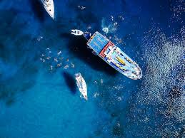 How much does a yacht charter cost. How Much Does It Cost To Charter A Yacht Rental Costs Apa Explained