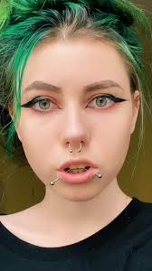 #aanhechten met @.nasstaanas #fypシ #crazy #pierced #eat #viral #wtf #joking