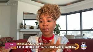 Sempre tratei de temas tabus, seja através das letras que componho, seja nos projetos editoriais aos quais me associo, e não poderia deixar de ser assim no meu primeiro projeto de conteúdo 100% próprio, diz. Karol Conka Fala Sobre Estreia De A Vida Depois Do Tombo E Revela Ja Nao Julgo Mais 4pop